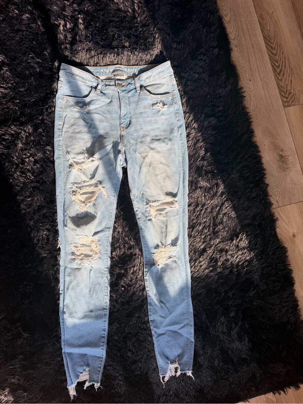 American Eagle Outfitters Light Blue Distressed Skinny Jeans